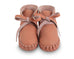 souliers bébé en cuir de couleur camel