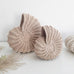 Coquillage rond en Crochet beige profond