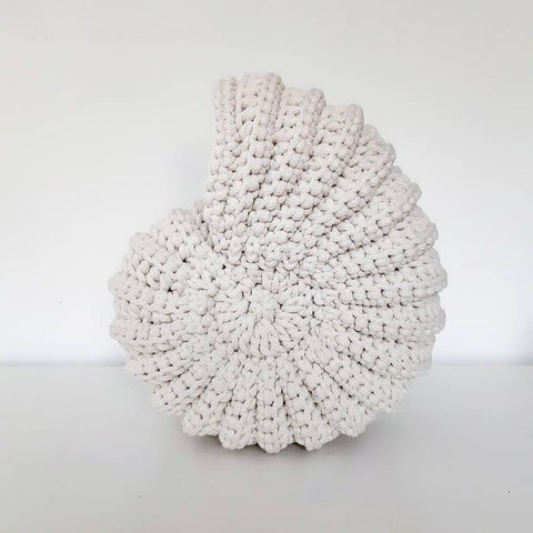 Coquillage rond en Crochet écru